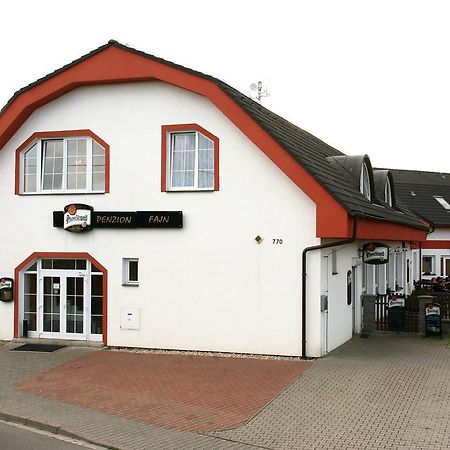 Penzion Fajn *** Pardubice Exterior photo